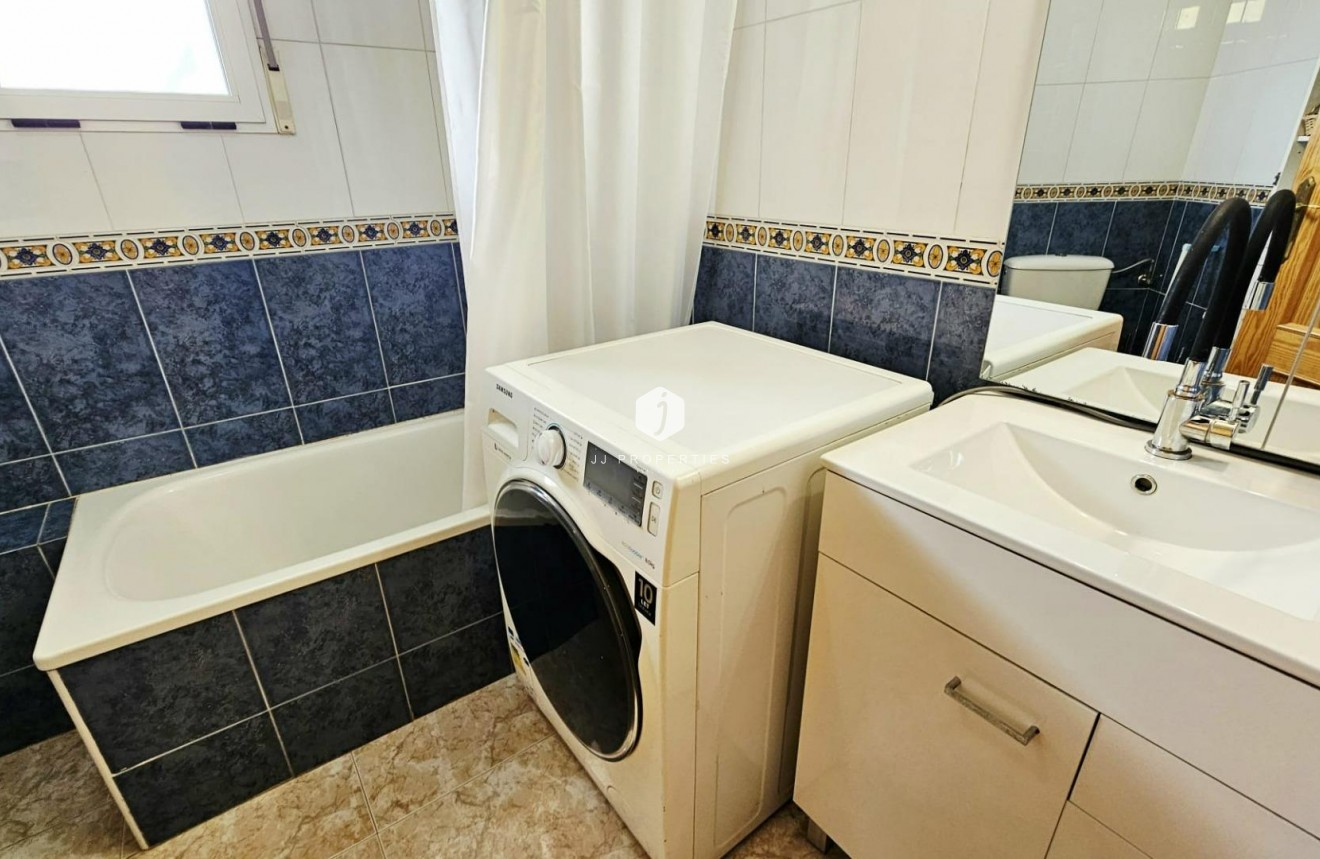 Tweedehands - Appartement / flat -
Torrevieja - Nueva Torrevieja