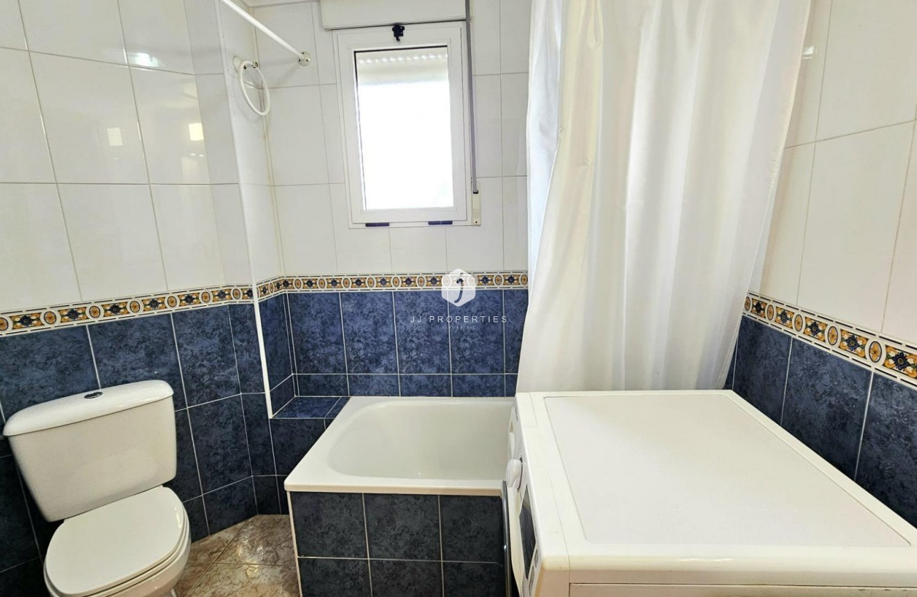 Tweedehands - Appartement / flat -
Torrevieja - Nueva Torrevieja