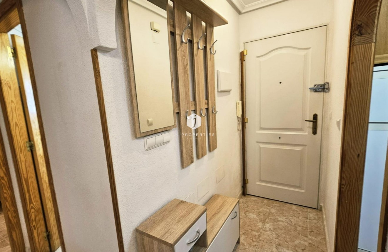 Tweedehands - Appartement / flat -
Torrevieja - Nueva Torrevieja