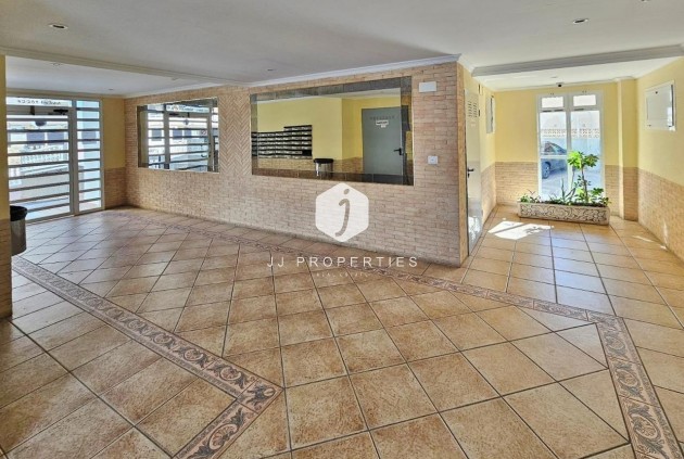 Tweedehands - Appartement / flat -
Torrevieja - Nueva Torrevieja