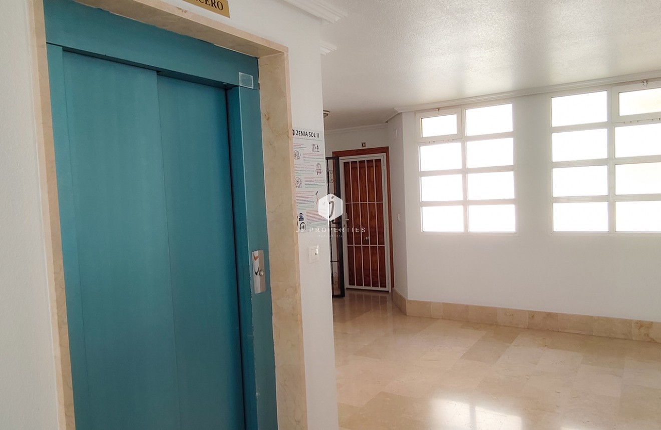 Resale - Apartment / flat -
La Zenia - Costa Blanca
