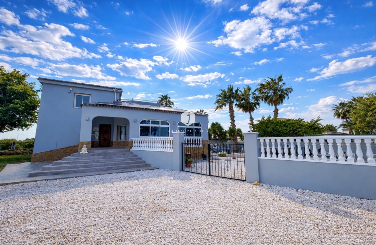 Resale - Villa -
Catral - Costa Blanca