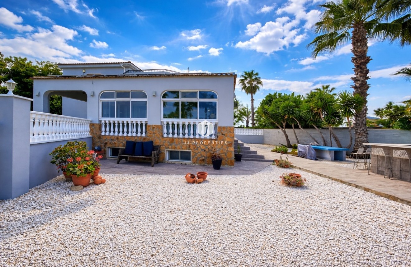 Resale - Villa -
Catral - Costa Blanca