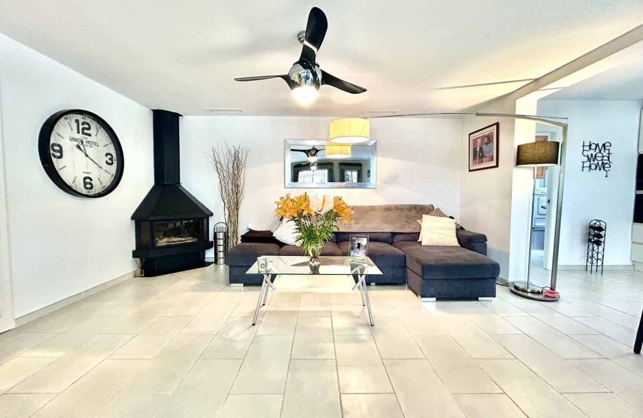 Resale - Villa -
Catral - Costa Blanca