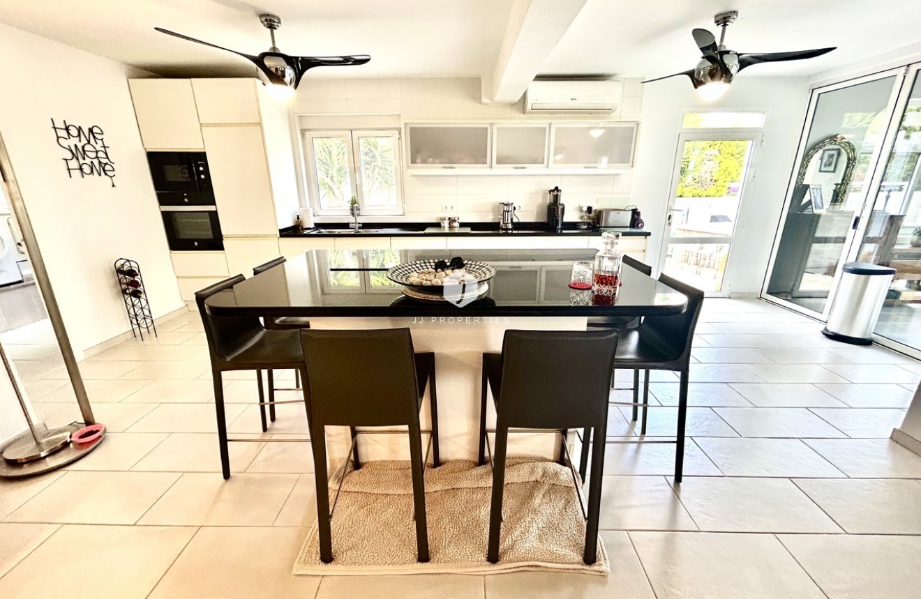 Resale - Villa -
Catral - Costa Blanca