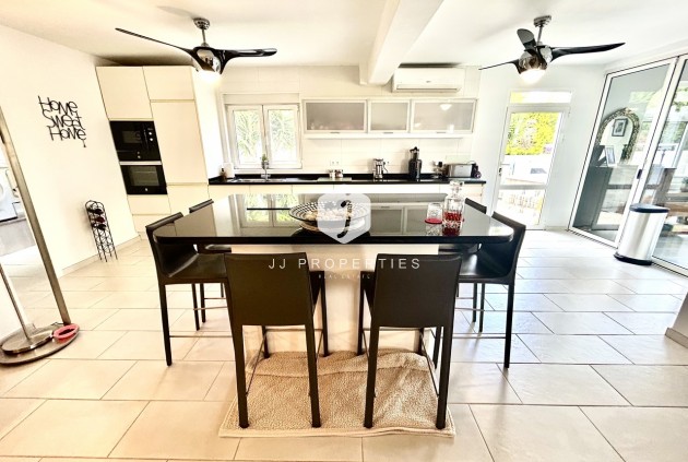 Resale - Villa -
Catral - Costa Blanca
