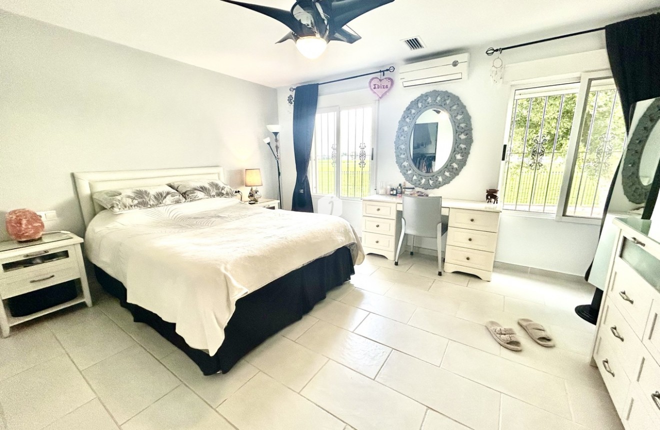 Resale - Villa -
Catral - Costa Blanca