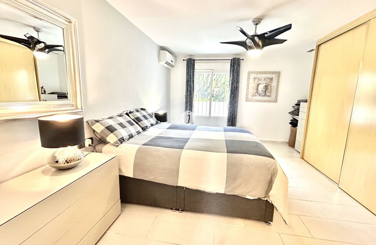 Resale - Villa -
Catral - Costa Blanca