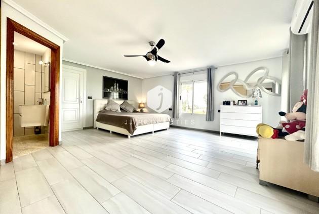Resale - Villa -
Catral - Costa Blanca