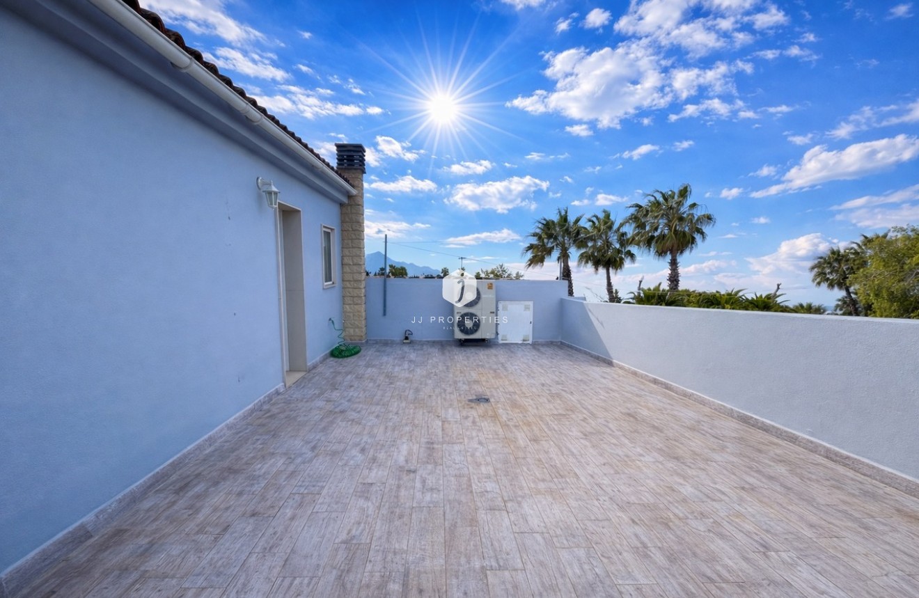 Resale - Villa -
Catral - Costa Blanca