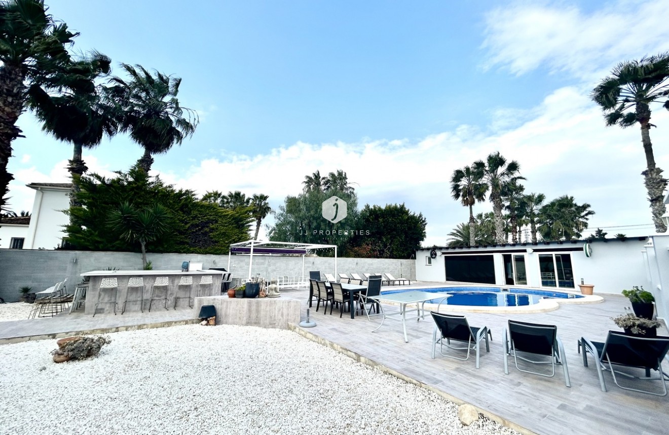 Resale - Villa -
Catral - Costa Blanca