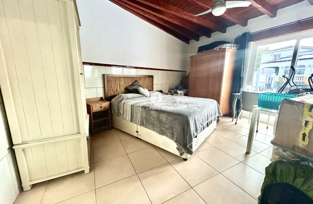 Resale - Villa -
Catral - Costa Blanca