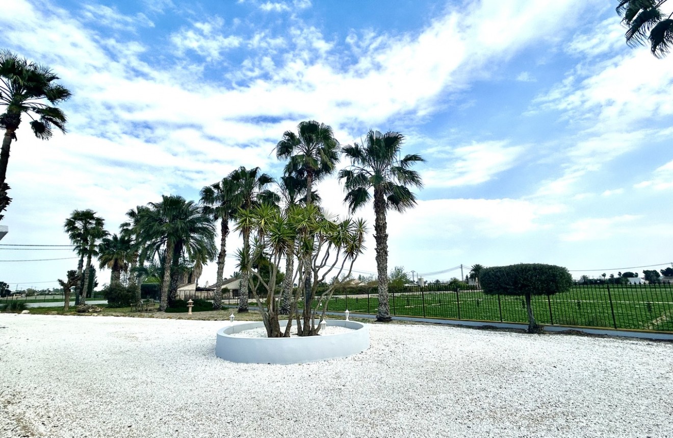 Resale - Villa -
Catral - Costa Blanca