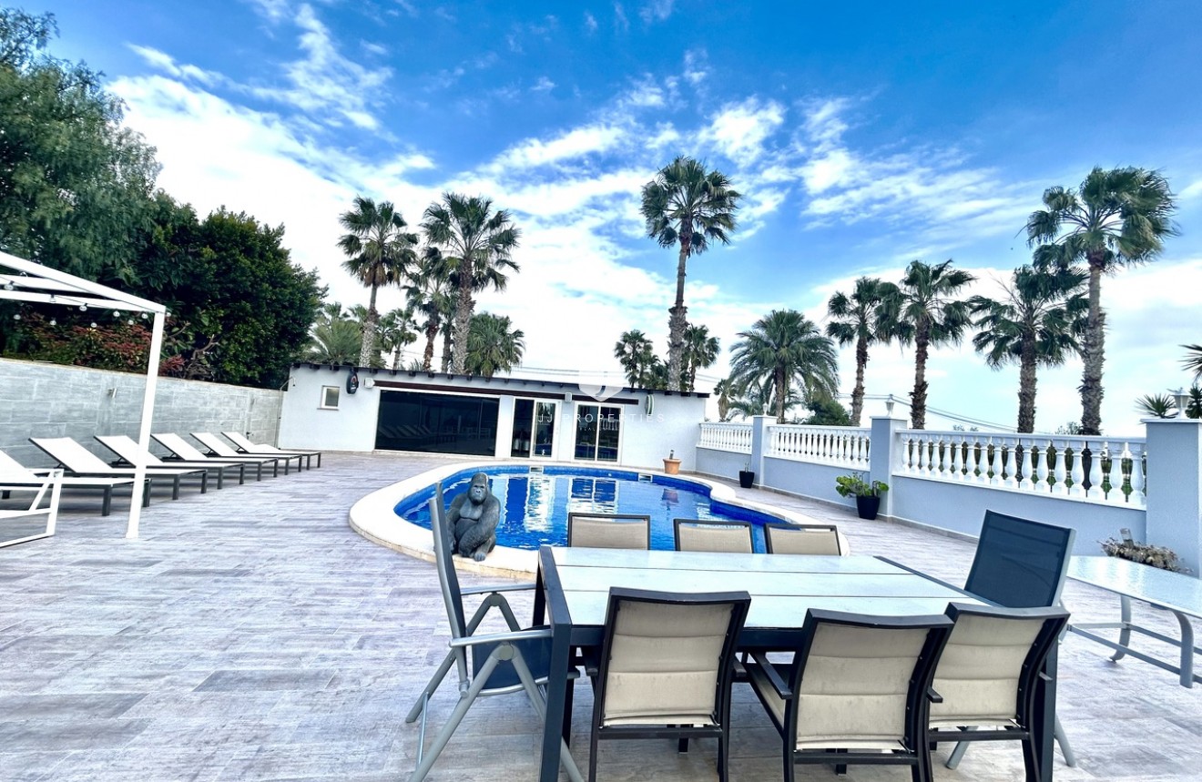 Resale - Villa -
Catral - Costa Blanca