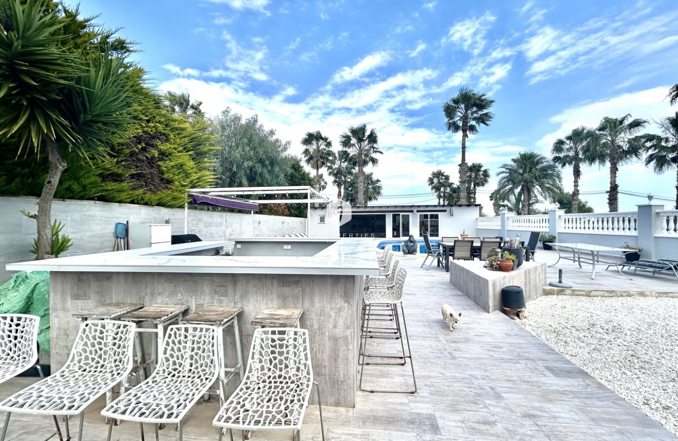 Resale - Villa -
Catral - Costa Blanca