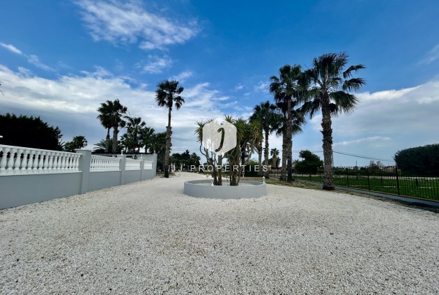Resale - Villa -
Catral - Costa Blanca