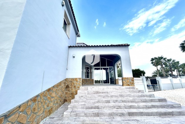 Resale - Villa -
Catral - Costa Blanca