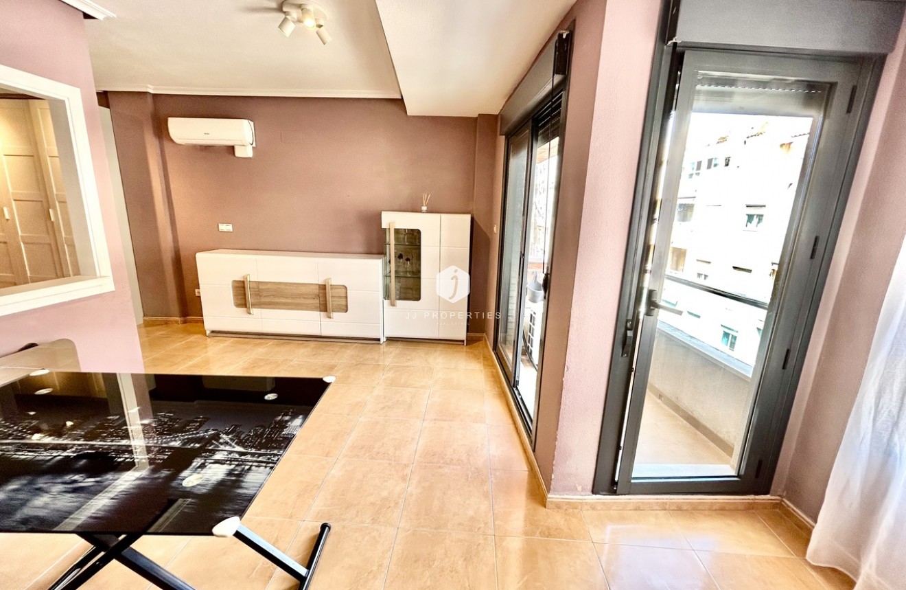 Tweedehands - Appartement / flat -
Torrevieja - Costa Blanca