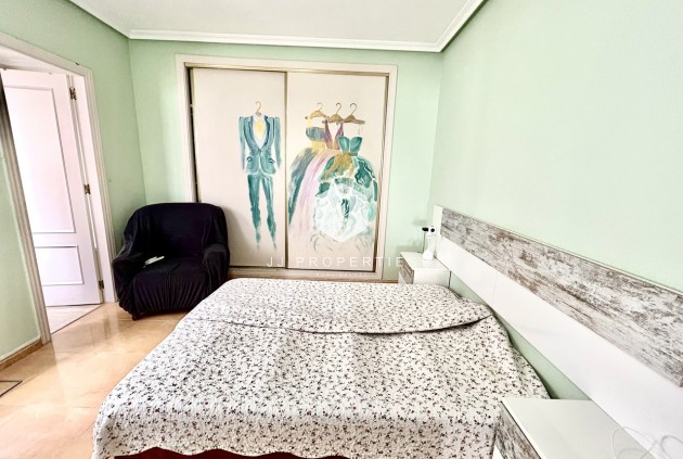 Tweedehands - Appartement / flat -
Torrevieja - Costa Blanca