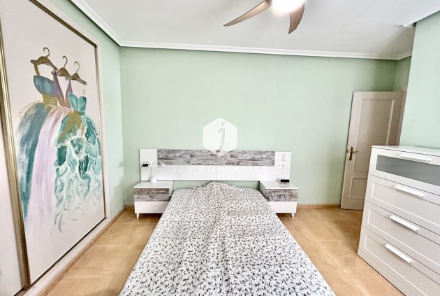 Tweedehands - Appartement / flat -
Torrevieja - Costa Blanca