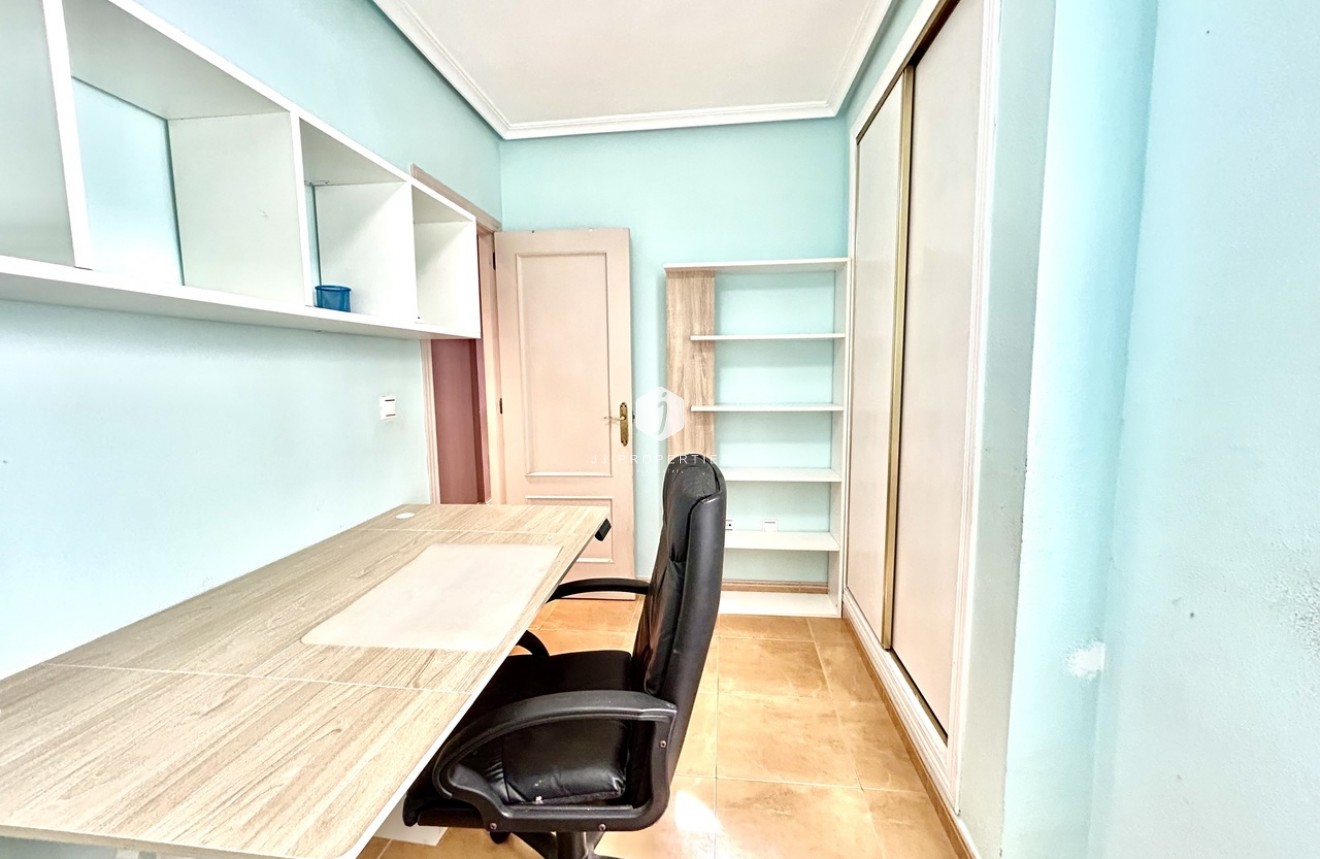 Tweedehands - Appartement / flat -
Torrevieja - Costa Blanca