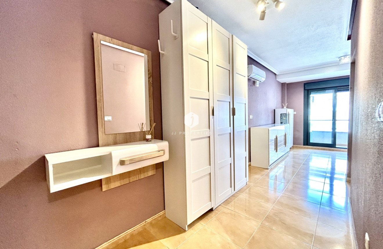 Tweedehands - Appartement / flat -
Torrevieja - Costa Blanca