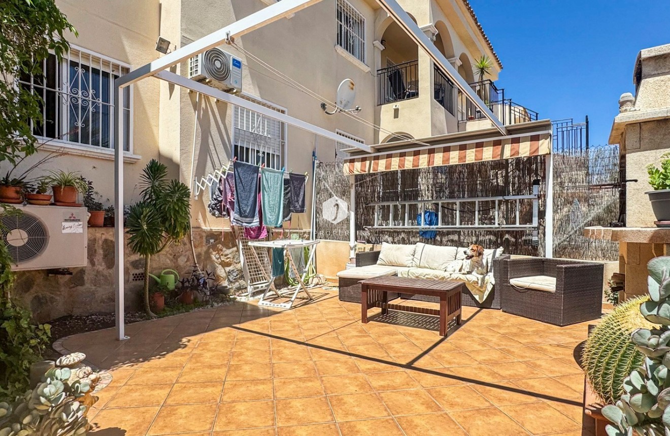 Segunda mano - Bungalow -
Orihuela Costa - Costa Blanca