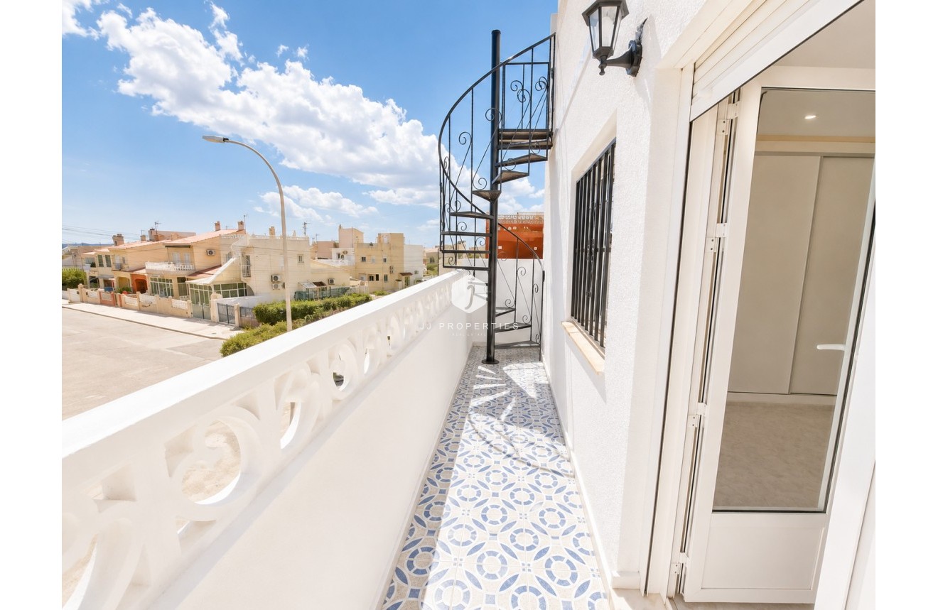 D'occasion - Chalet -
San Fulgencio - Costa Blanca