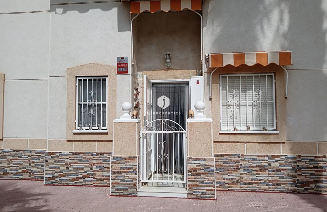 D'occasion - Appartement -
Torrevieja - LA LOMA