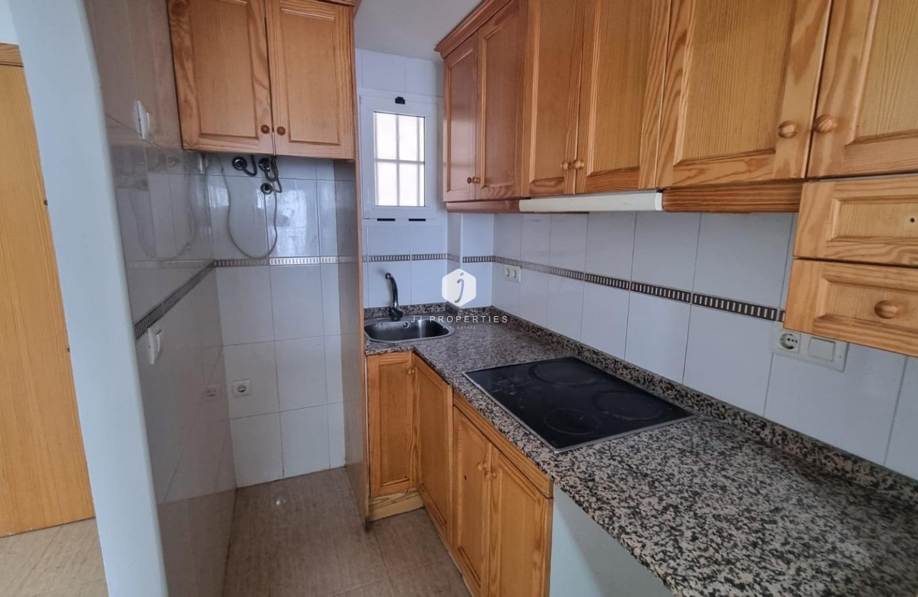 Z drugiej ręki - Mieszkanie w bloku -
Torrevieja - El molino
