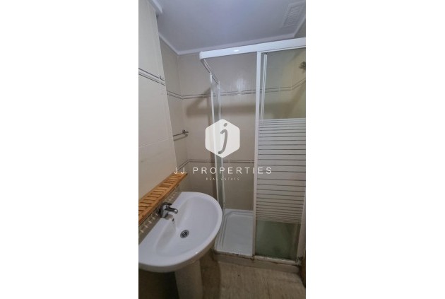 Z drugiej ręki - Mieszkanie w bloku -
Torrevieja - El molino