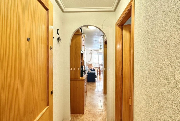 Aus zweiter Hand - Wohnung -
Torrevieja - Centro