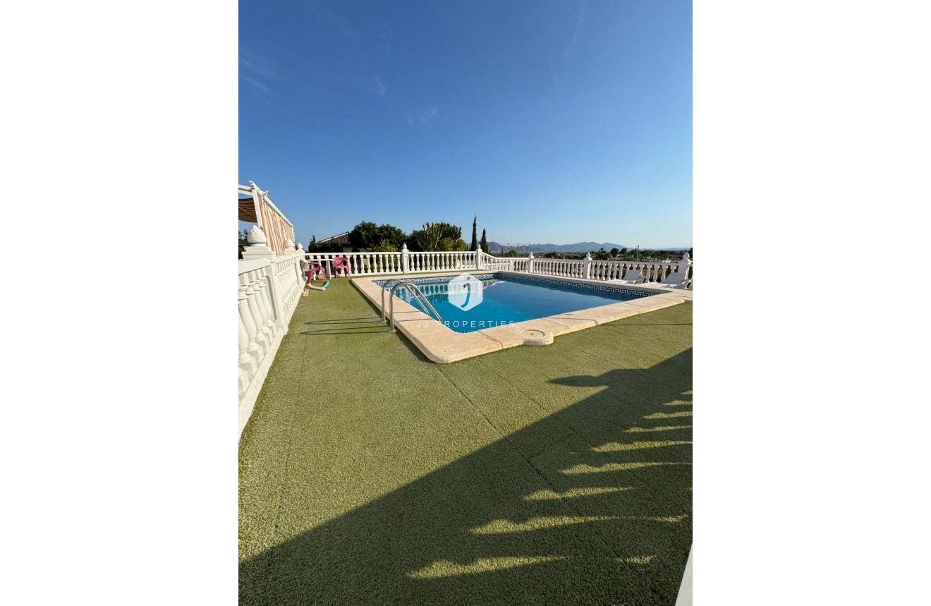 Resale - Villa -
Albatera - Partida Lomas