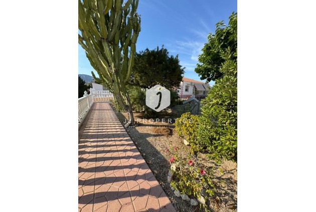 Resale - Villa -
Albatera - Partida Lomas