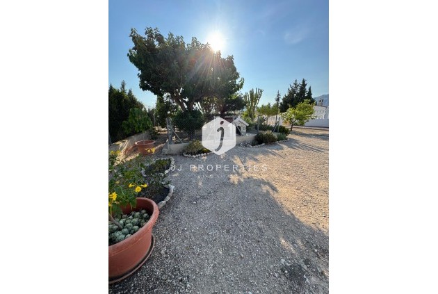 Resale - Villa -
Albatera - Partida Lomas
