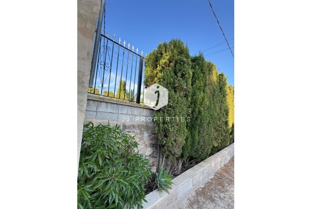 Resale - Villa -
Albatera - Partida Lomas