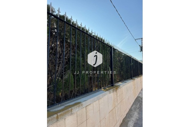 Resale - Villa -
Albatera - Partida Lomas