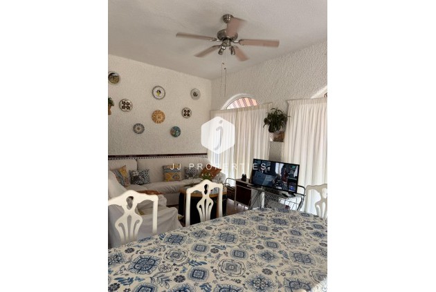 Resale - Villa -
Albatera - Partida Lomas