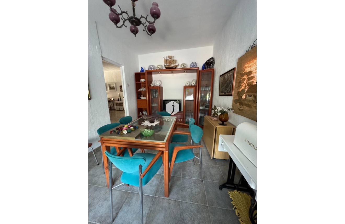 Resale - Villa -
Albatera - Partida Lomas