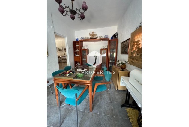 Resale - Villa -
Albatera - Partida Lomas