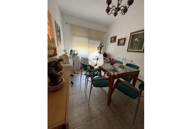 Resale - Villa -
Albatera - Partida Lomas