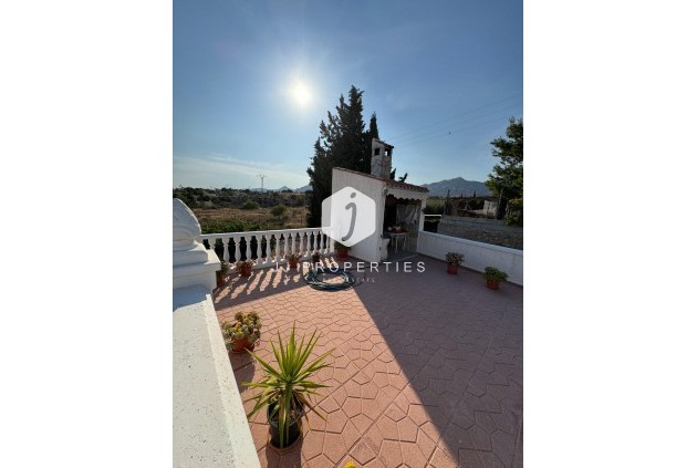 Resale - Villa -
Albatera - Partida Lomas