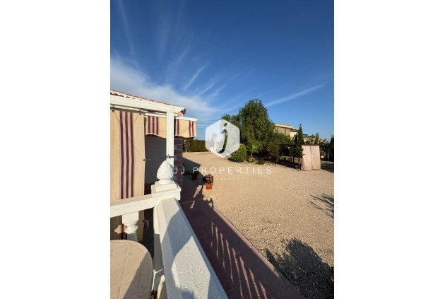 Resale - Villa -
Albatera - Partida Lomas