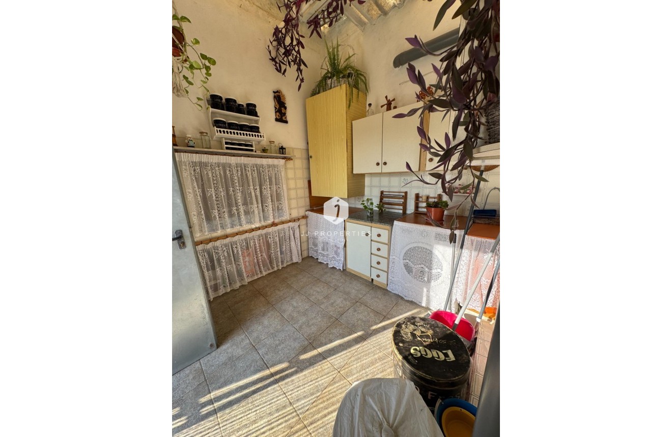 Resale - Villa -
Albatera - Partida Lomas