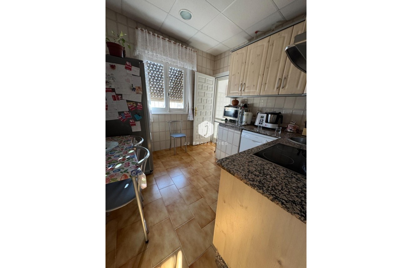 Resale - Villa -
Albatera - Partida Lomas