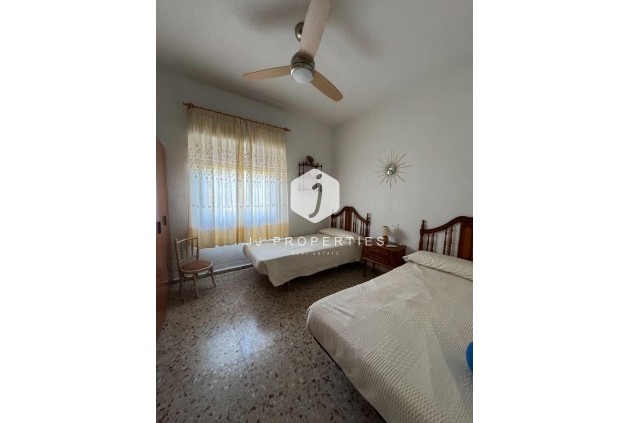 Resale - Villa -
Albatera - Partida Lomas