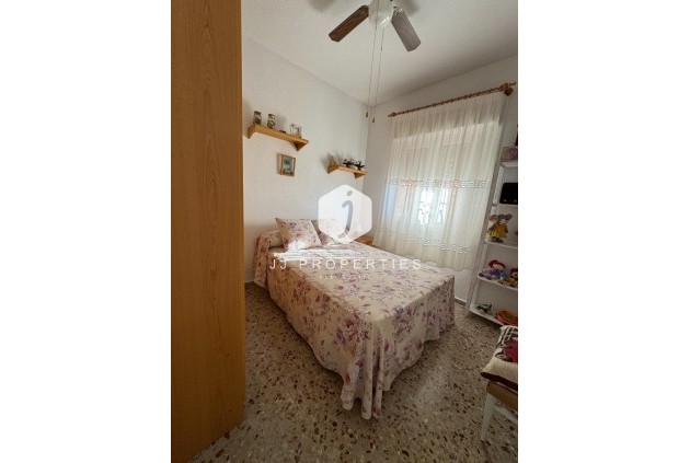Resale - Villa -
Albatera - Partida Lomas