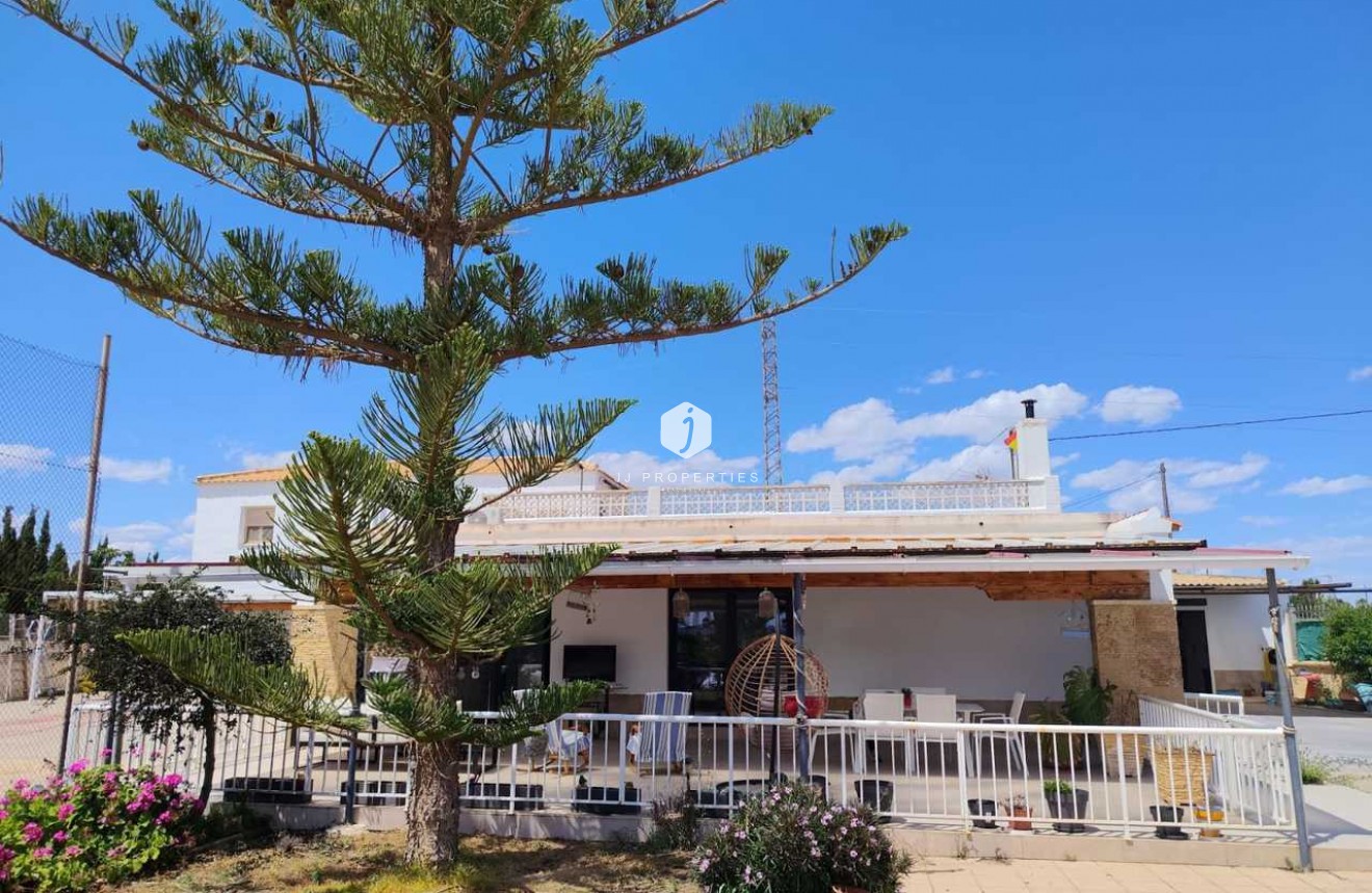 Resale - Villa -
Los Montesinos - Costa Blanca