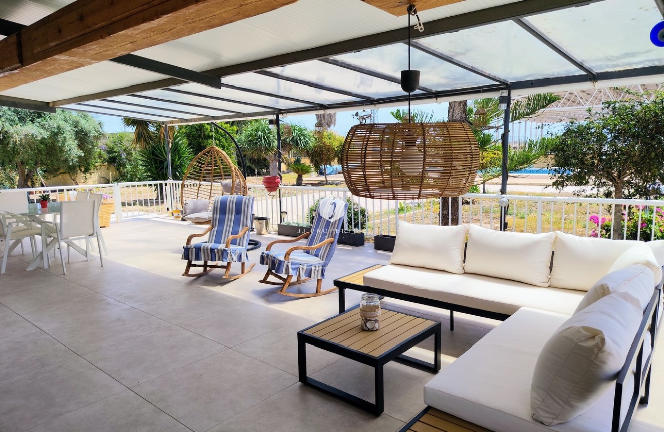 Resale - Villa -
Los Montesinos - Costa Blanca