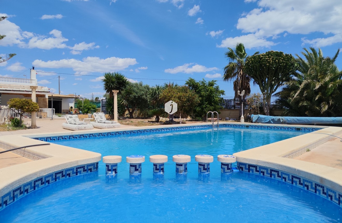 Resale - Villa -
Los Montesinos - Costa Blanca